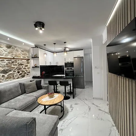 Apartament Aem House Prínos